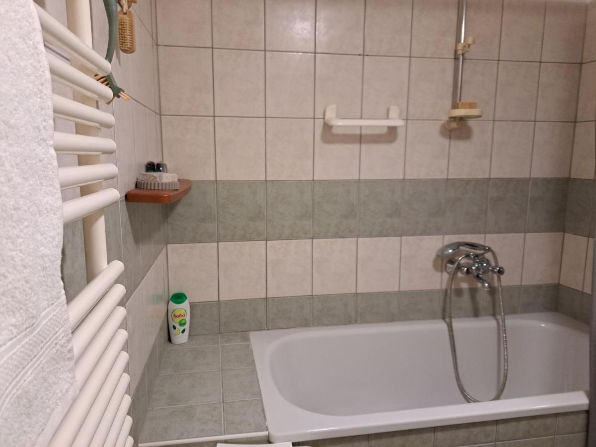 Rozsa Apartman Keszthely Exteriör bild
