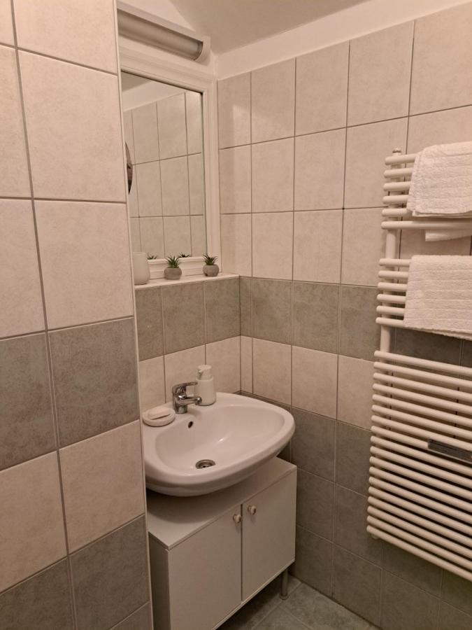 Rozsa Apartman Keszthely Exteriör bild